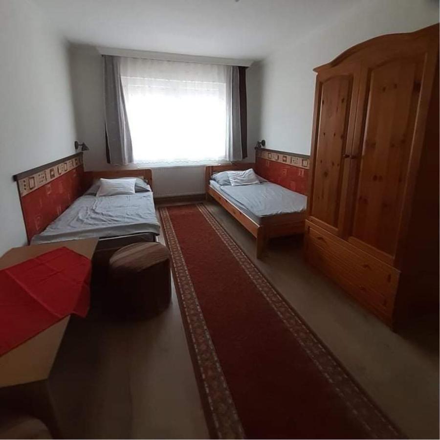 Pegazus Vendeghaz Hotel Hajduszoboszlo Exterior photo
